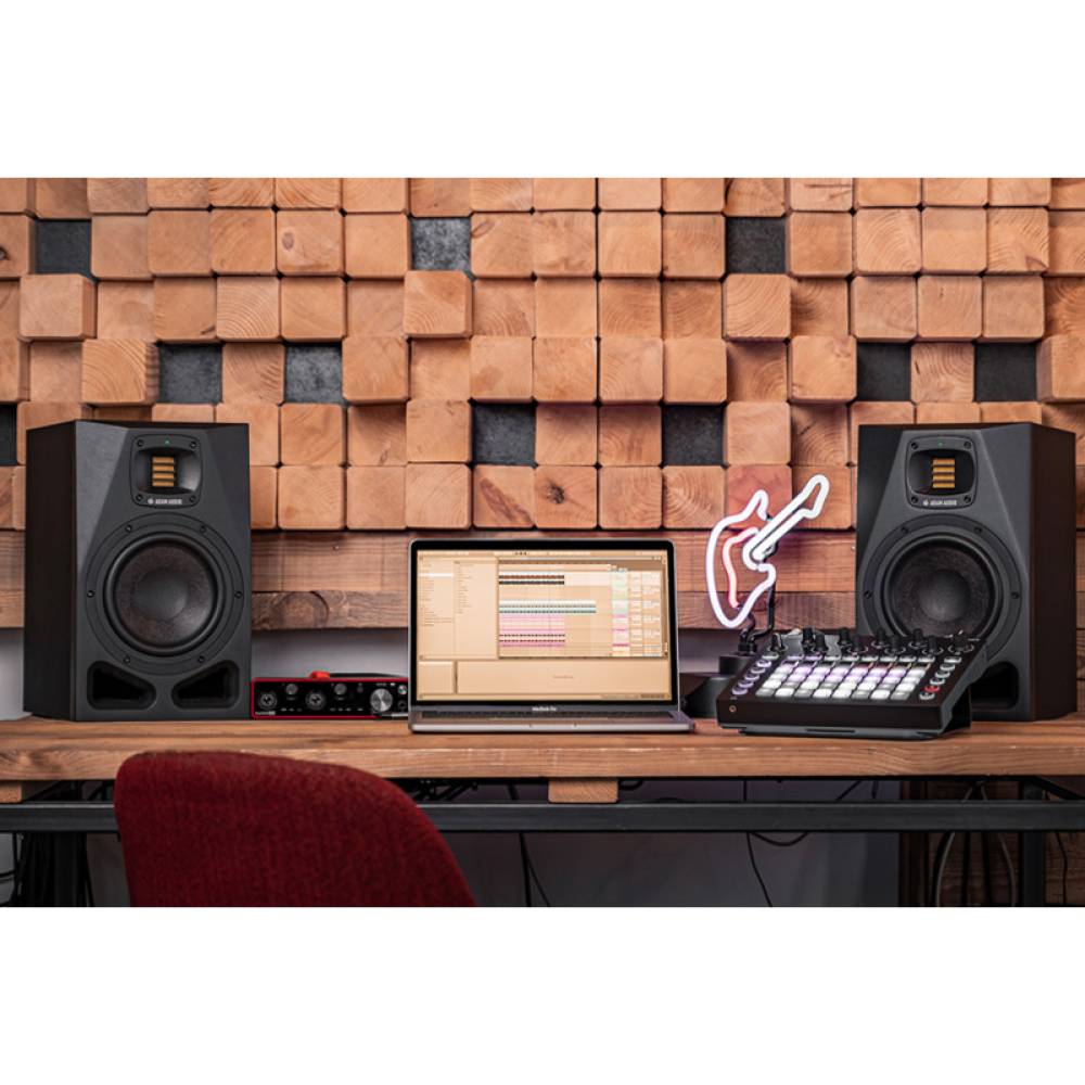 Студійний монітор ADAM AUDIO A7V