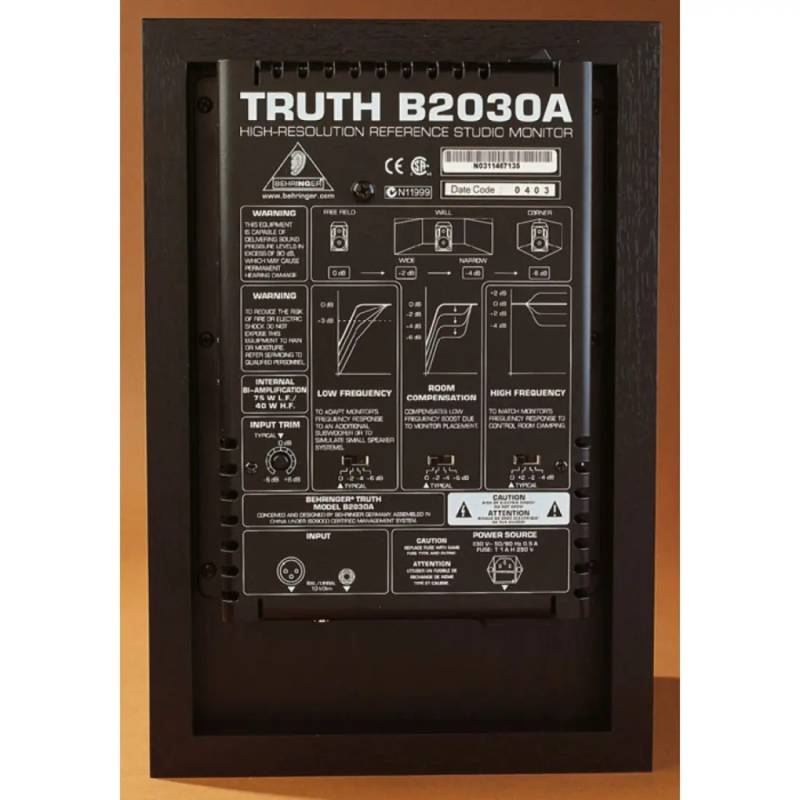 Студійний монітор Behringer B2030A Truth