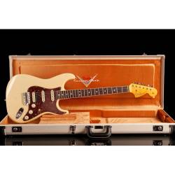 Електрогітара FENDER CUSTOM SHOP LIMITED EDITION '67 STRATOCASTER HSS JOURNEYMAN RELIC AGED VINTAGE WHITE