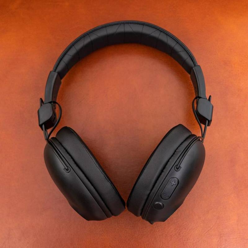 Наушники закрытые Jlab STUDIO PRO WIRELESS