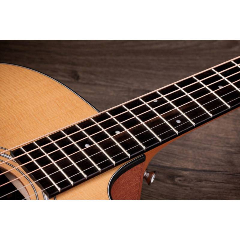 Электроакустическая гитара TAYLOR GUITARS 110CE