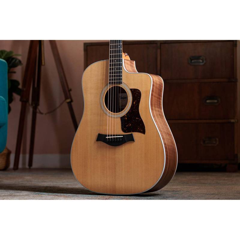 Електроакустична гітара TAYLOR GUITARS 210CE
