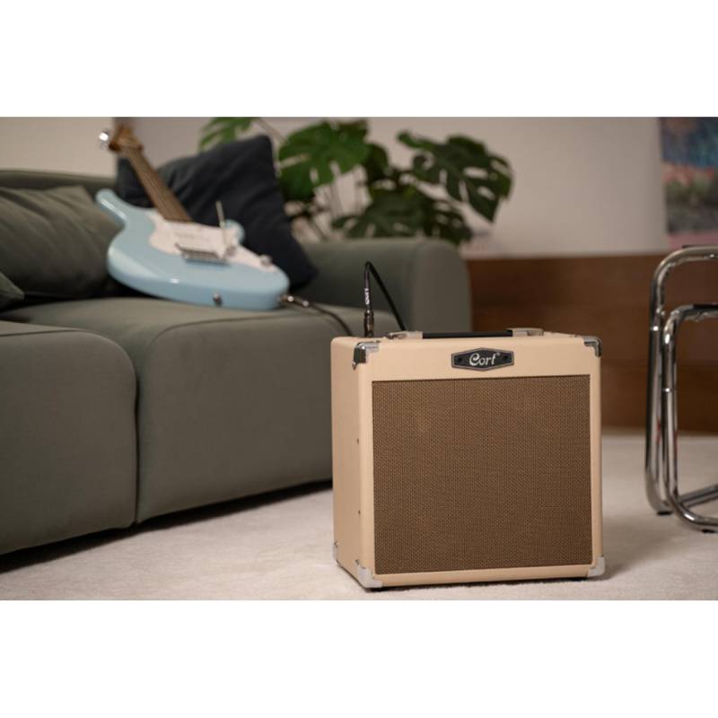 Гитарный комбоусилитель Cort CM15R (White Sand)
