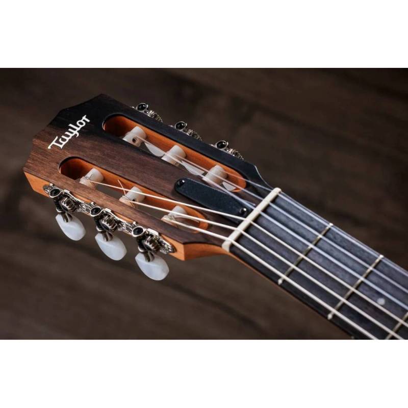 Електроакустична гітара TAYLOR GUITARS 214CE-N