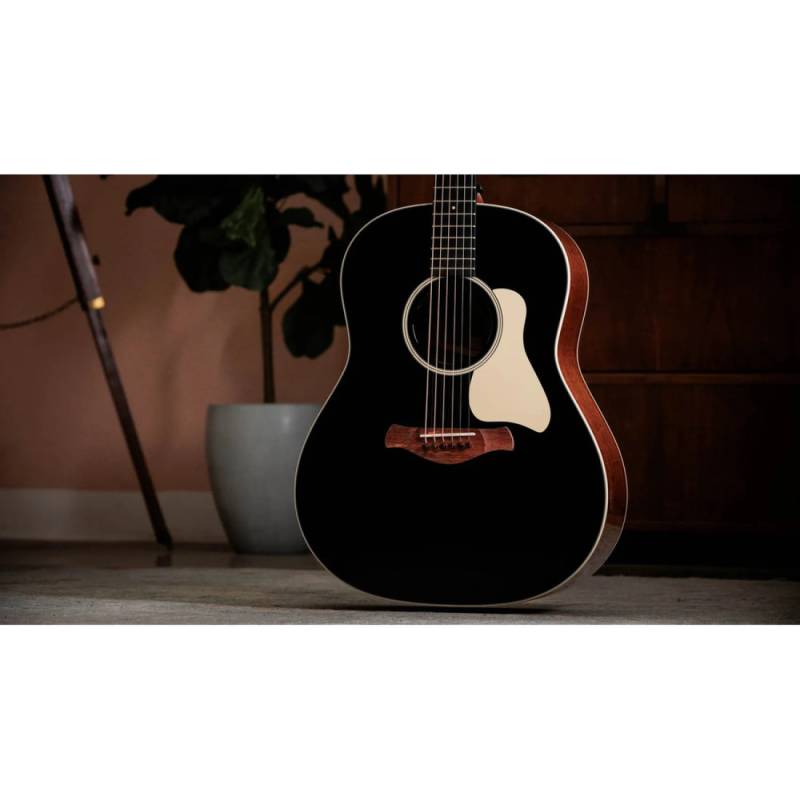 Электроакустическая гитара TAYLOR GUITARS Gold Label 517e Blacktop