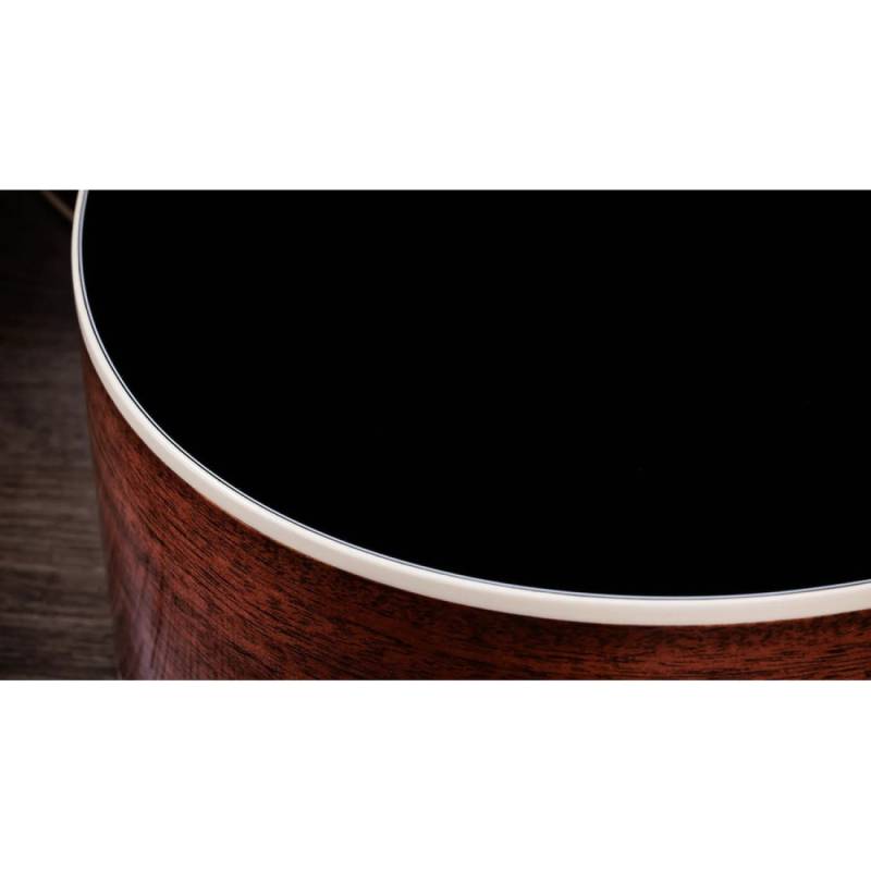 Электроакустическая гитара TAYLOR GUITARS Gold Label 517e Blacktop
