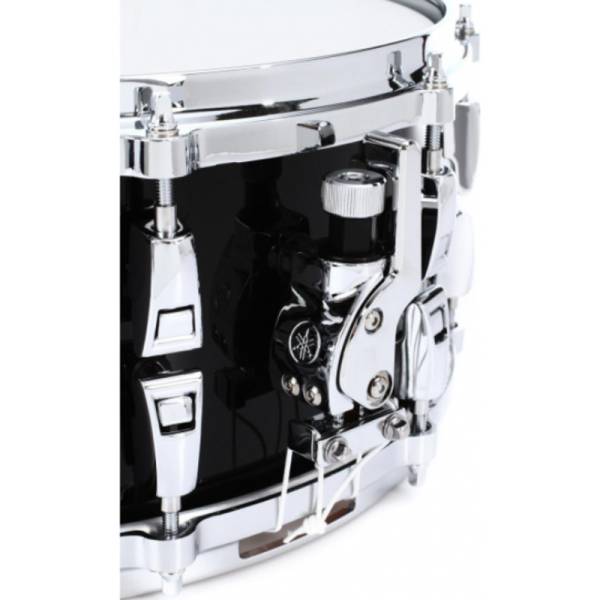 Малый барабан YAMAHA Absolute Hybrid Maple Snare 14" (Solid Black)